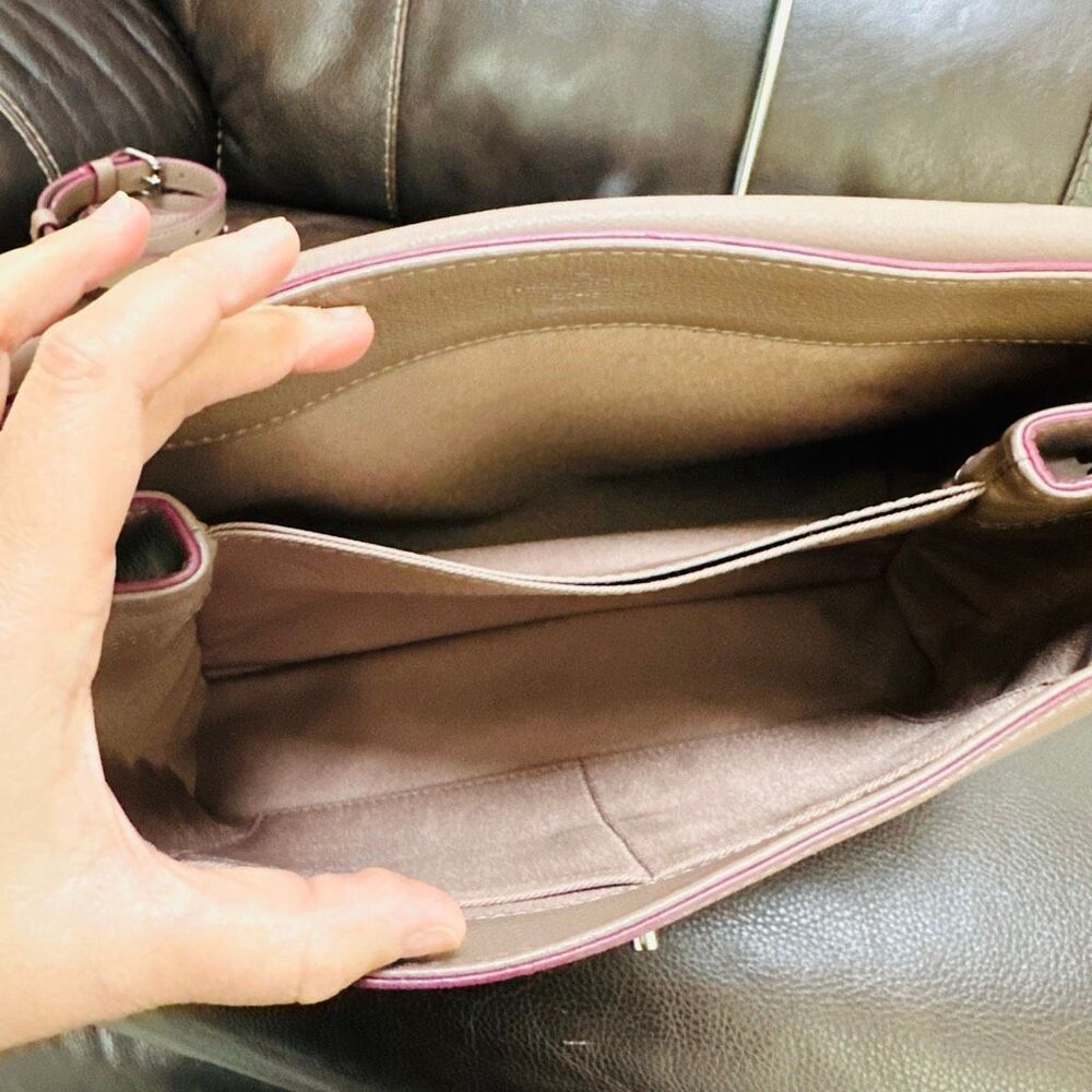 Louis Vuitton Lockme II Turtledove - Picture 15 of 16